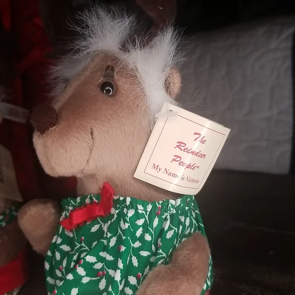 Vintage The Reindeer People Plush Set-Vixen&Victoria-Shelf/Mantle Sitters-9in. - Picture 4 of 7